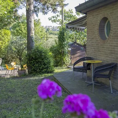 Il Giardino Alojamento de Acomodação e Pequeno-almoço Tavullia