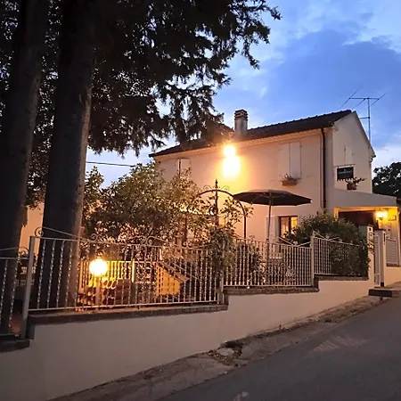 Il Giardino Alojamento de Acomodação e Pequeno-almoço Tavullia